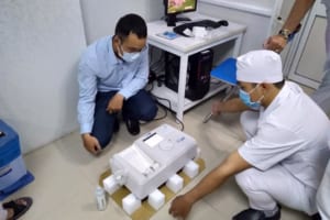 cx-ban-giao-may-do-loang-xuong-got-chan-cm300-nhat-ban-tai-bv-medic-ca-mau
