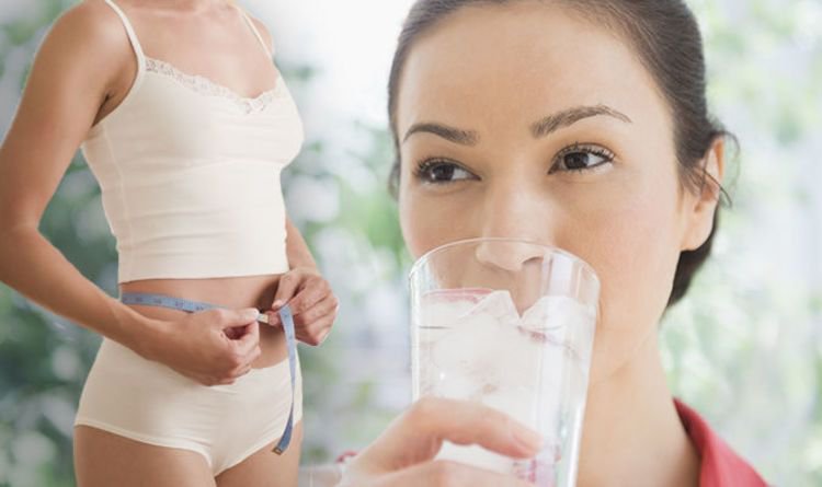 uống nước ấm hỗ trợ giảm cân
