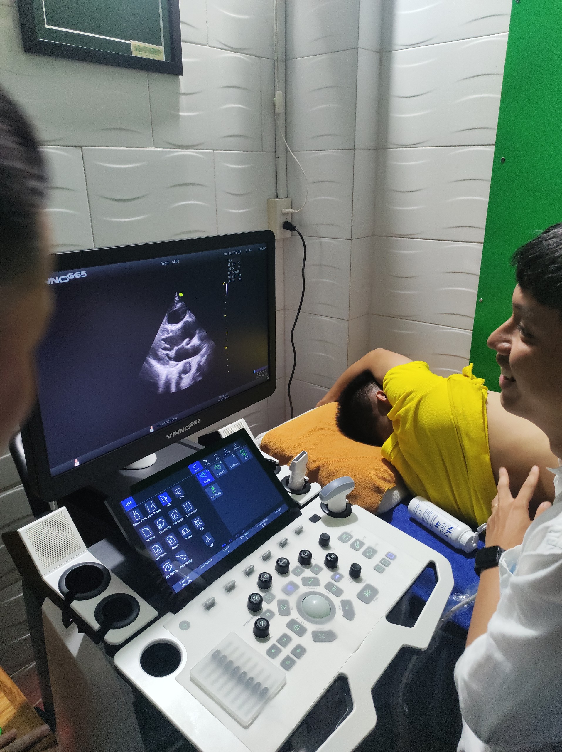 lắp máy siêu âm vinno g65 cao cấp cho bác sĩ tại Bình Định