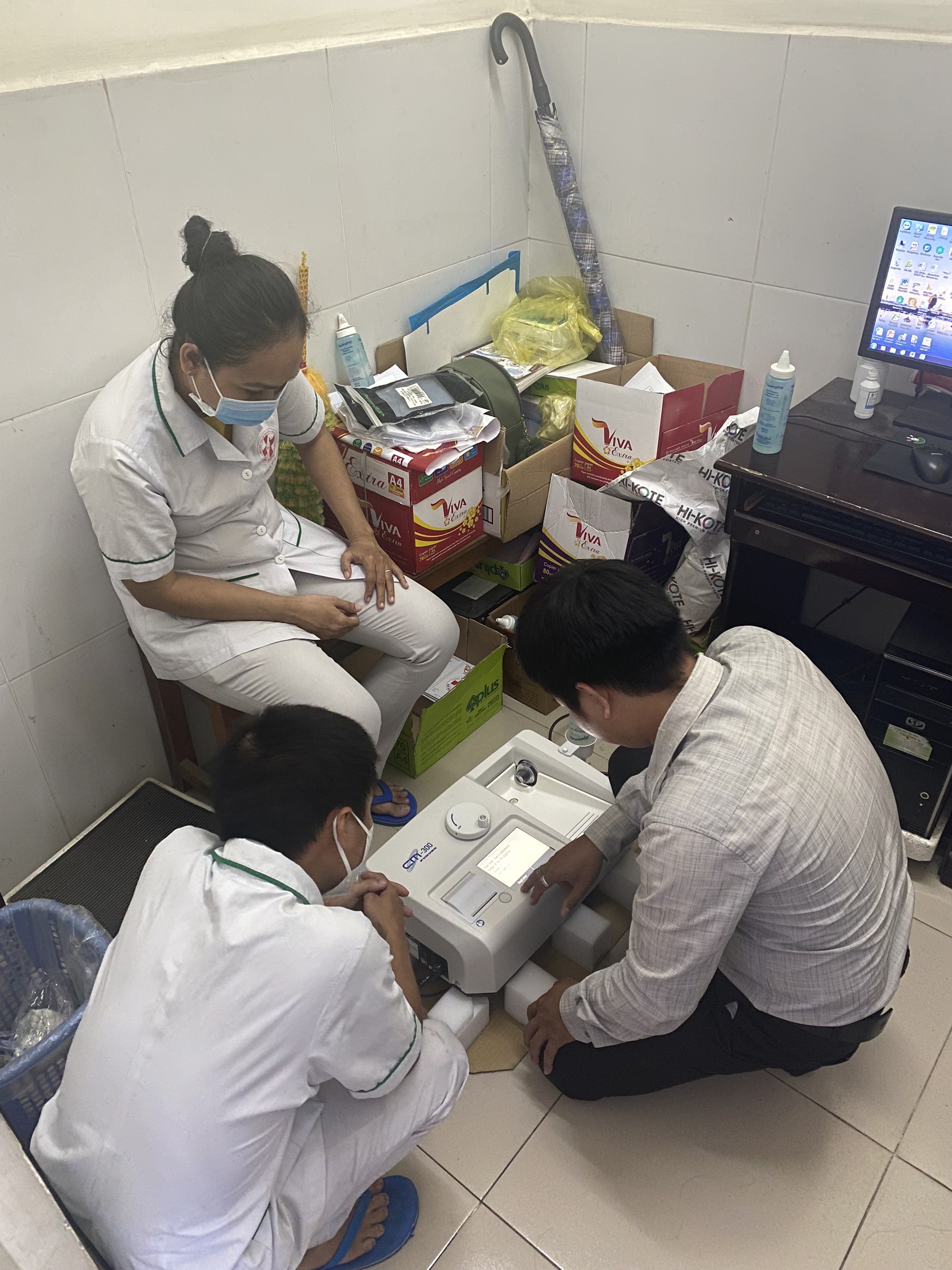 Hướng dẫn thao tác trên máy đo loãng xương tại Trà Vinh