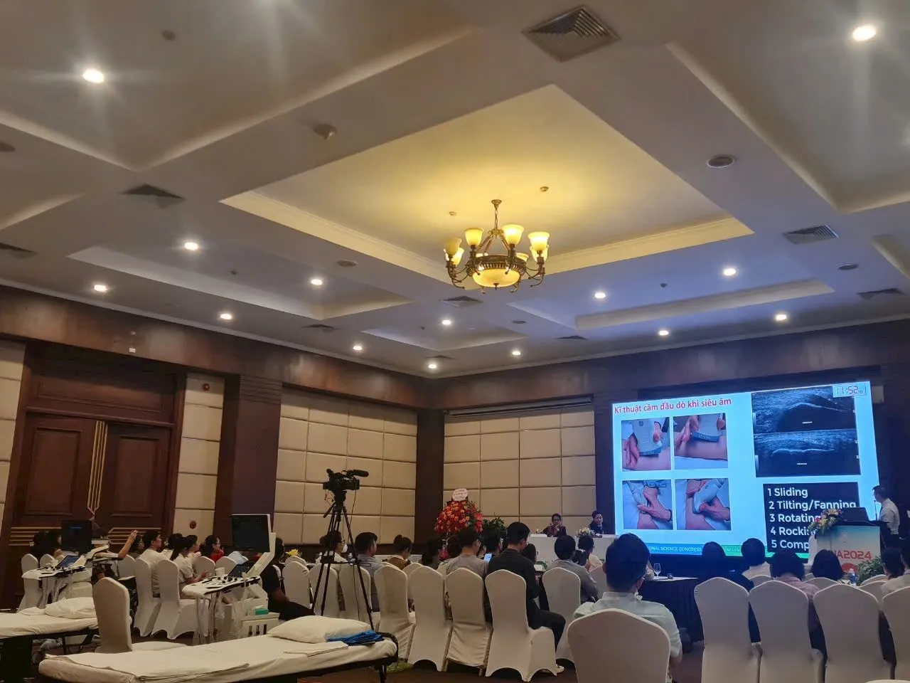 cong ty CX tham du hoi nghi khoa hoc than kinh 2024