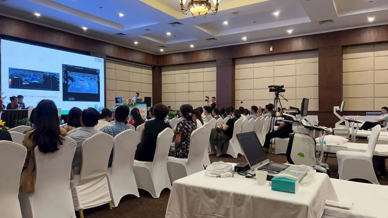 cong ty CX tham du hoi nghi khoa hoc than kinh 2024