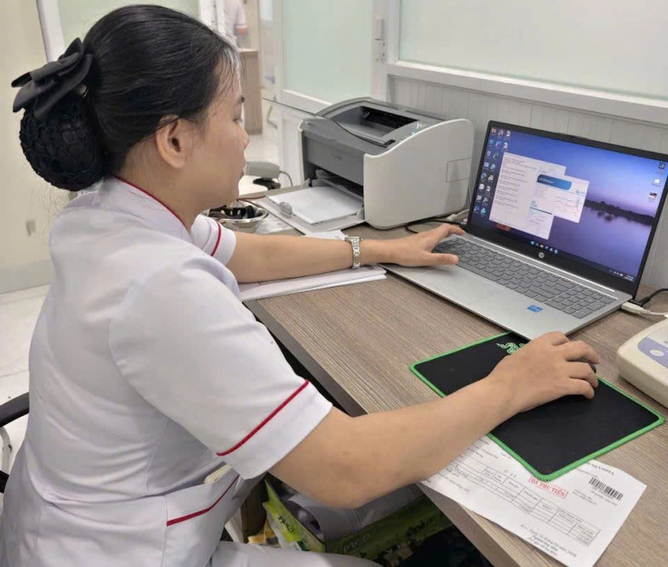 Lắp đặt máy niệu dòng Uroflow MMT tại Nha Trang