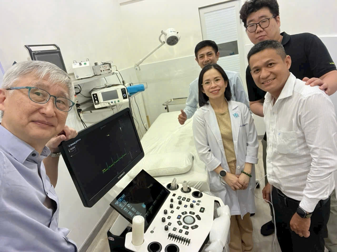 lắp máy siêu âm Vinno tại HCM